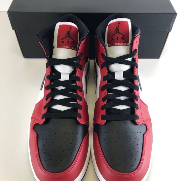 Nike Air Jordan 1 Retro MID Chicago Toe MENS 554724-069 Red White Black - Picture 5 of 12